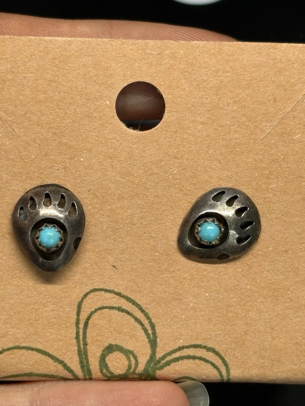 Vintage NAVAJO NATIVE AMERICAN Sterling Silver Bear Claw Turquoise Stud EARRINGS